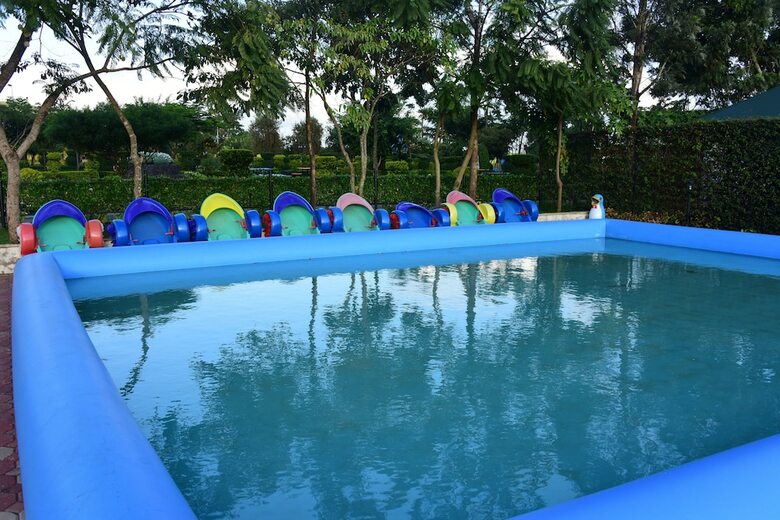 Hotel Fun Retreat Resort