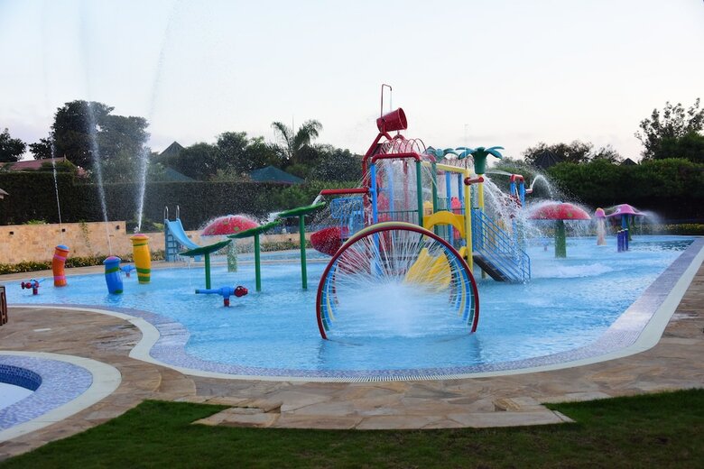 Hotel Fun Retreat Resort