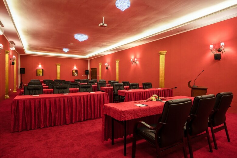 Hotel Fun Retreat Resort