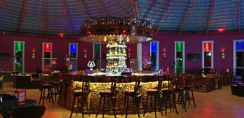 Hotel Fun Retreat Resort