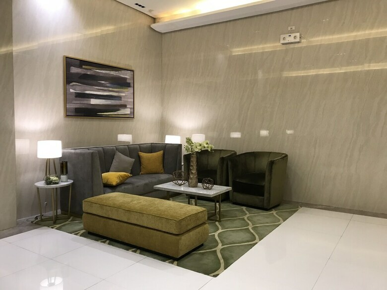 Condo 101 At Newport City