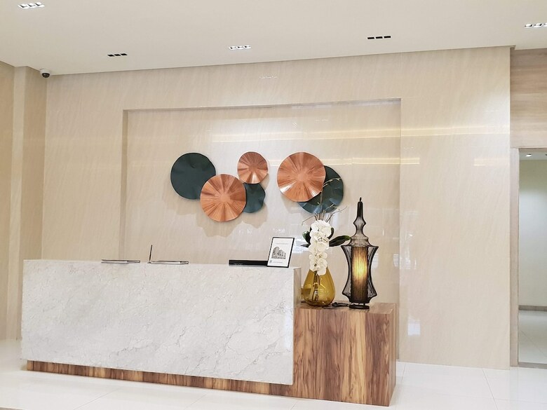 Condo 101 At Newport City