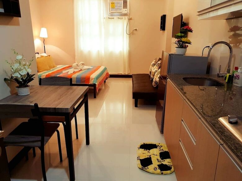 Condo 101 At Newport City