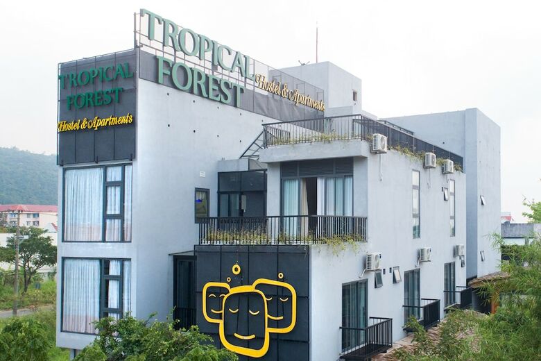 Hotel Tropical Forest Hostel & Apartments