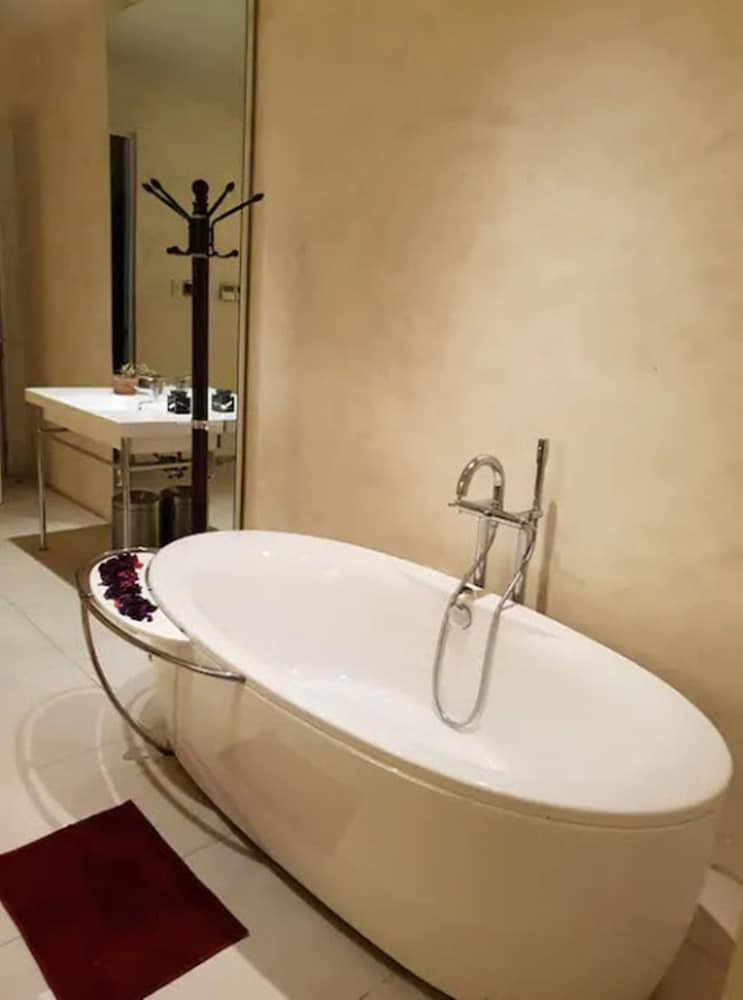 Azure Luxury Beach Suites By Vacationsph