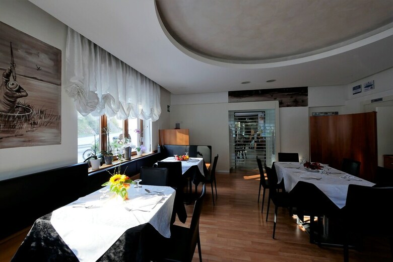 Hotel Albergo De March