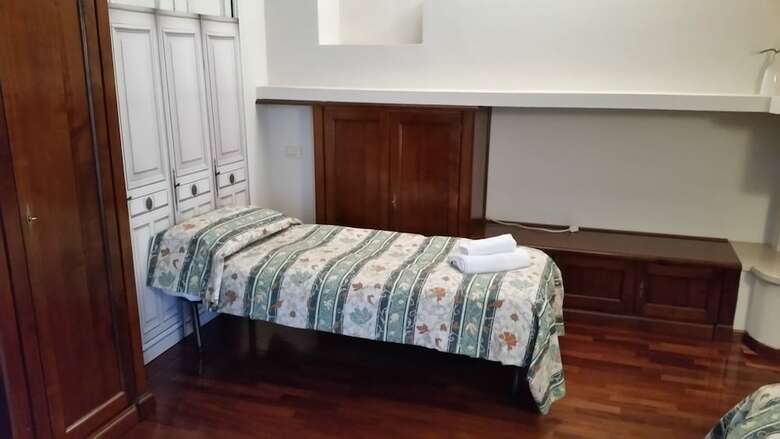 Hotel Gira Guest House