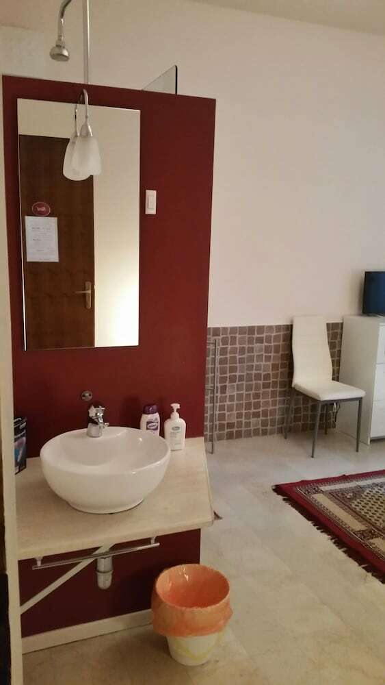 Hotel Gira Guest House