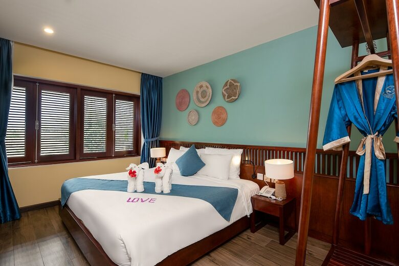 Five Rose Villas