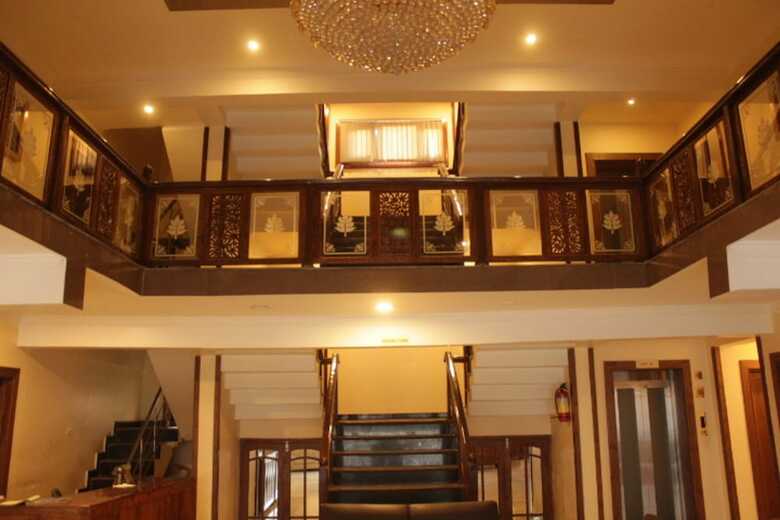 Hotel Grand M.s Srinagar