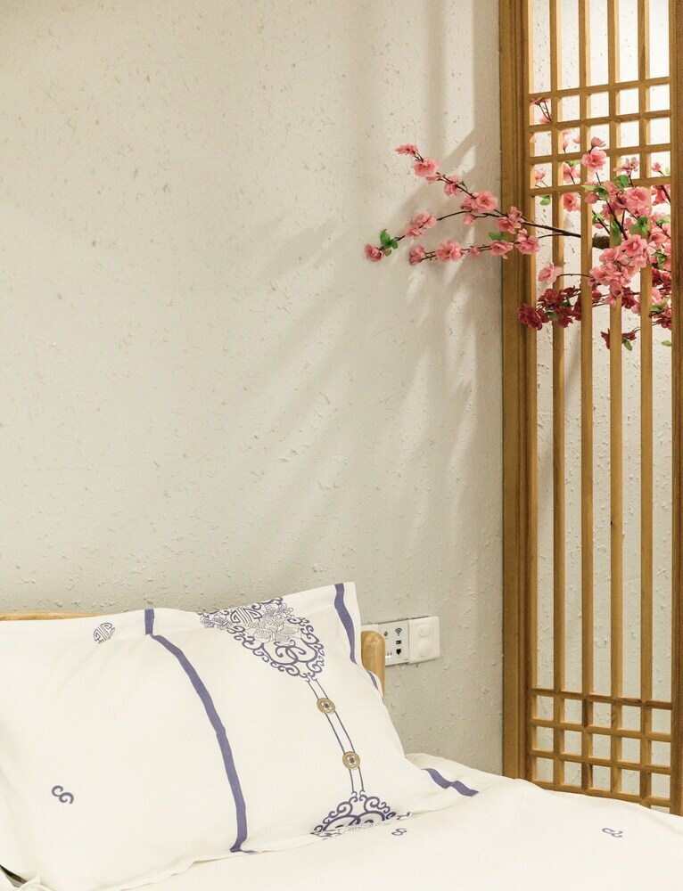 Su She Court Hotel