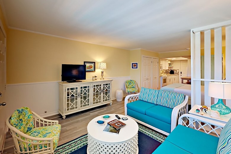 122 Sea Breeze - Sutdio Condo