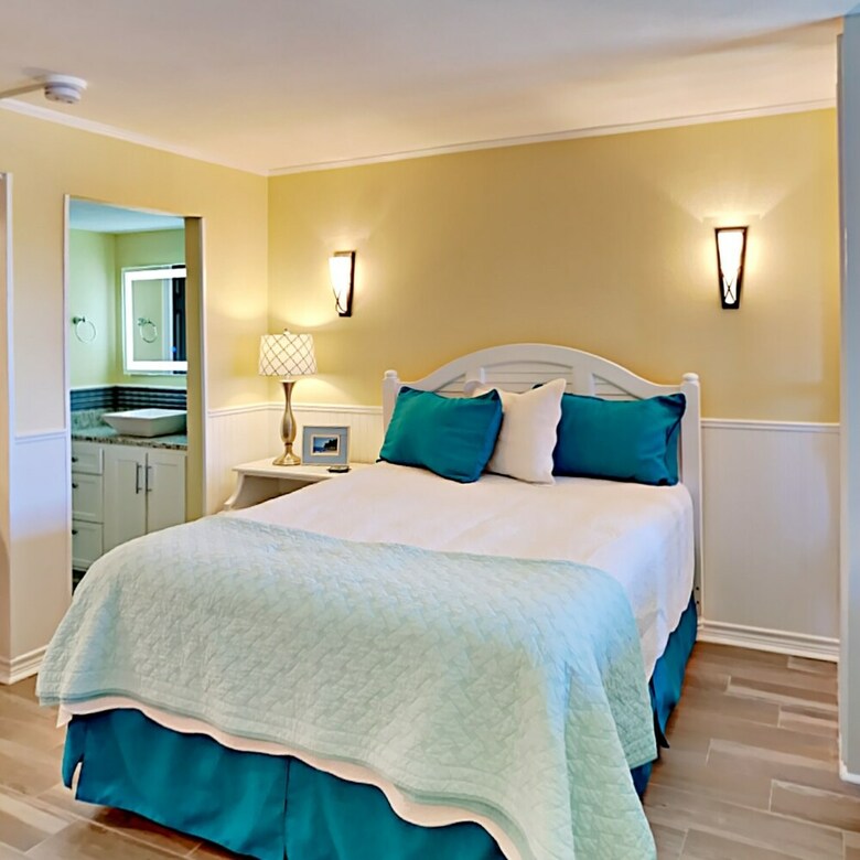 122 Sea Breeze - Sutdio Condo