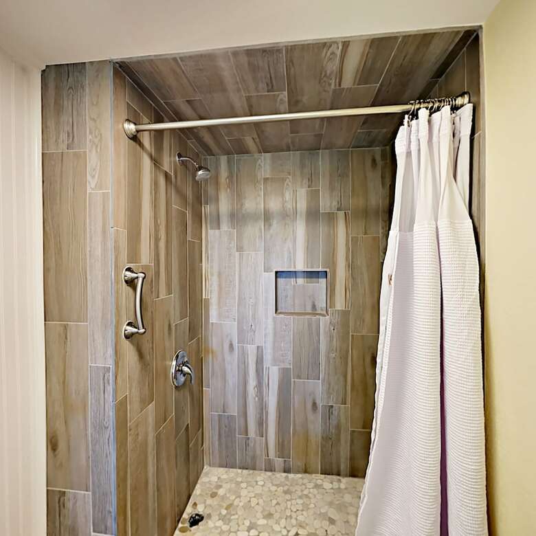122 Sea Breeze - Sutdio Condo