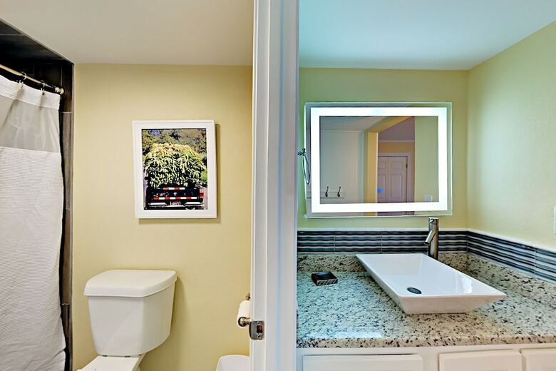 122 Sea Breeze - Sutdio Condo