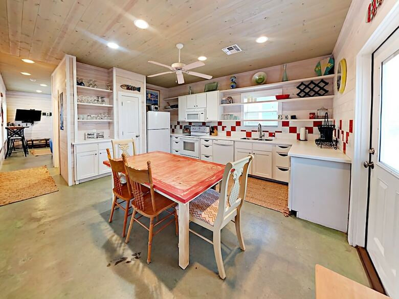 17 Royal Palms - Three Bedroom Home