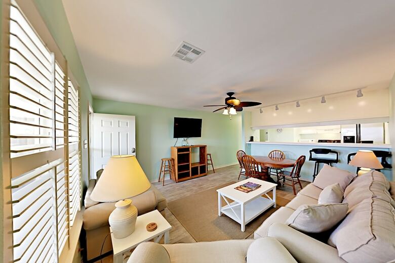 221a Las Palmas - Two Bedroom Condo