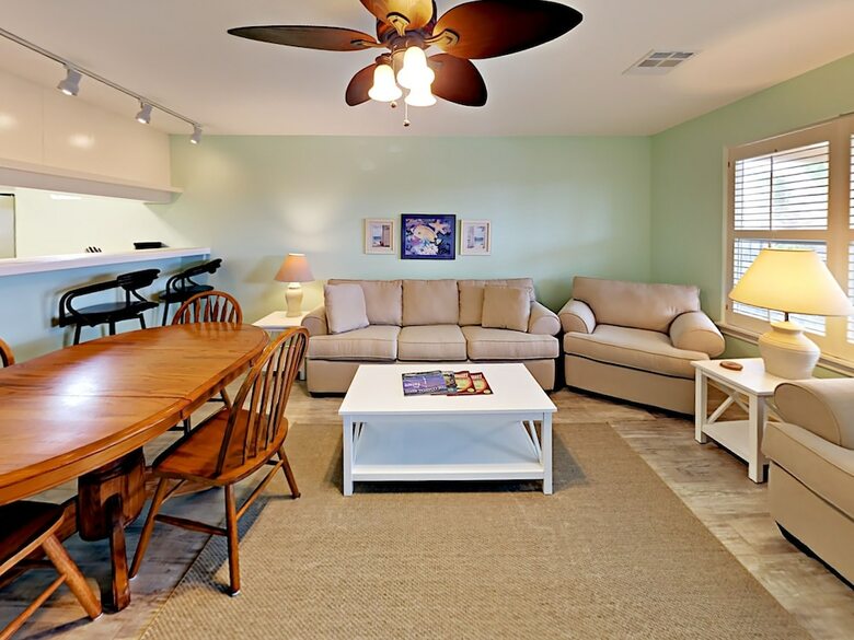 221a Las Palmas - Two Bedroom Condo