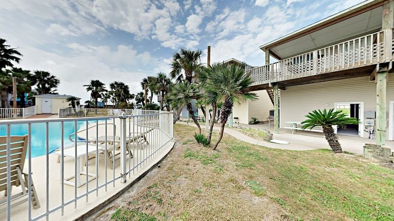 221a Las Palmas - Two Bedroom Condo