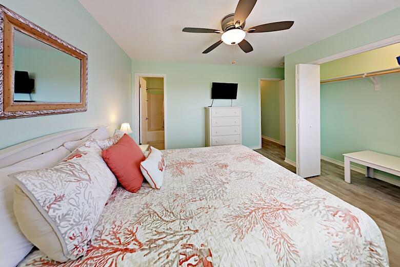 221a Las Palmas - Two Bedroom Condo