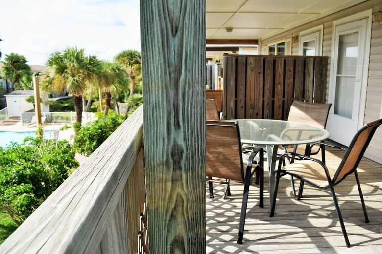 221a Las Palmas - Two Bedroom Condo