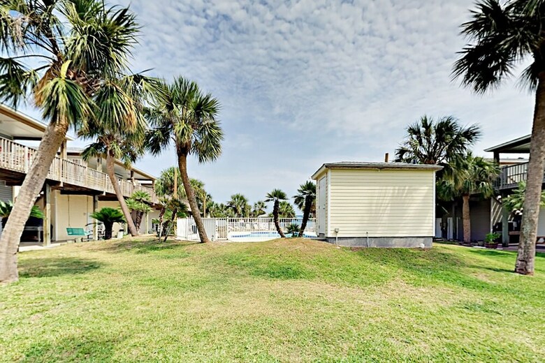 221a Las Palmas - Two Bedroom Condo
