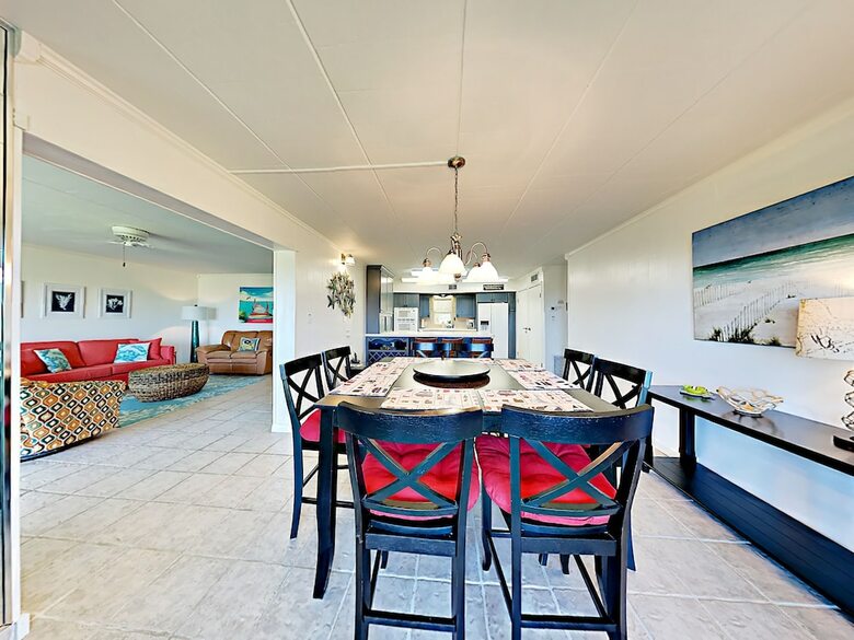 Beachfront Penthouse - Three Bedroom Condo