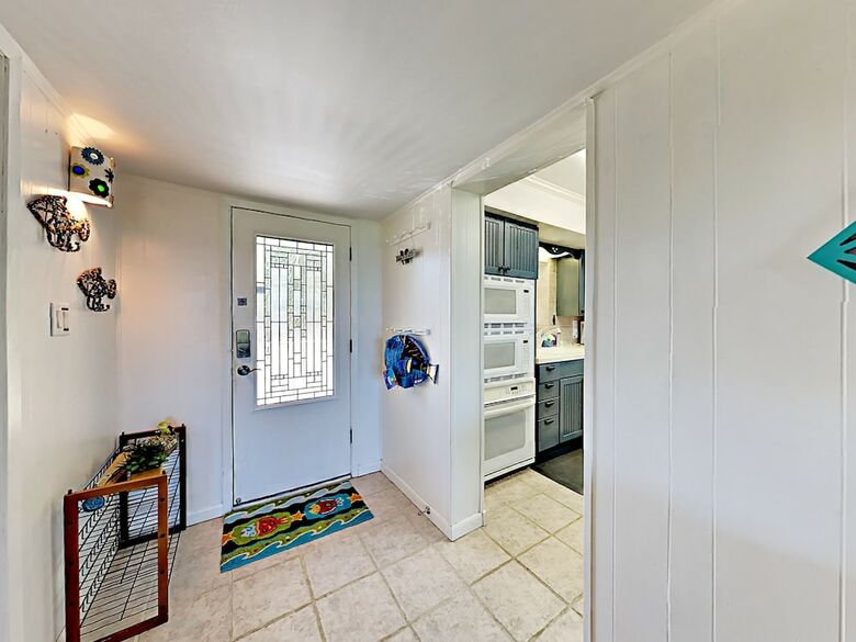 Beachfront Penthouse - Three Bedroom Condo