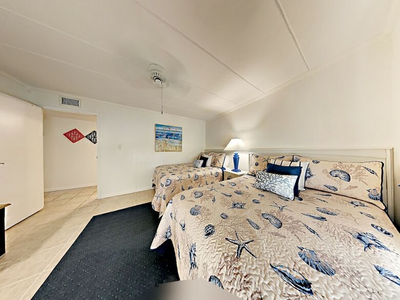 Beachfront Penthouse - Three Bedroom Condo