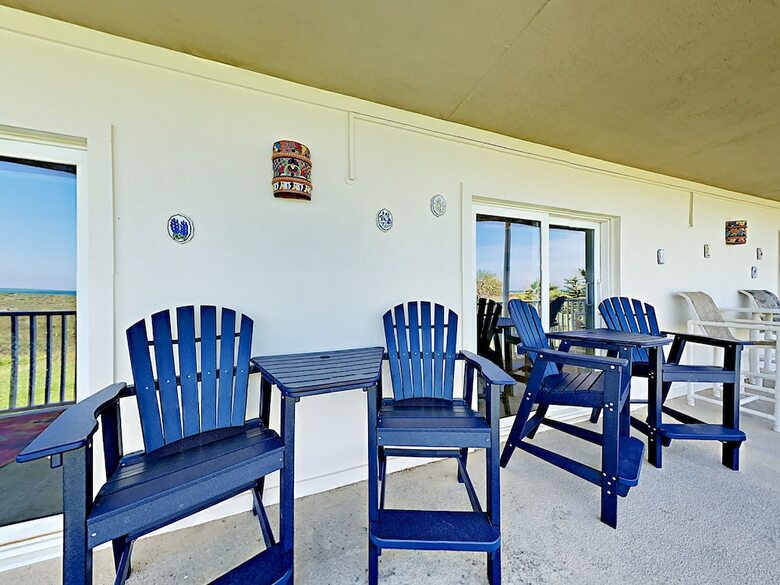 Beachfront Penthouse - Three Bedroom Condo