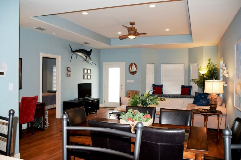 Spinnaker House - Four Bedroom Home