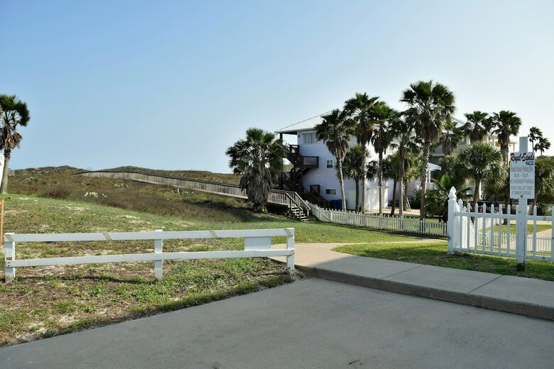 Spinnaker House - Four Bedroom Home
