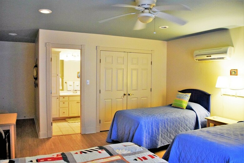 Spinnaker House - Four Bedroom Home