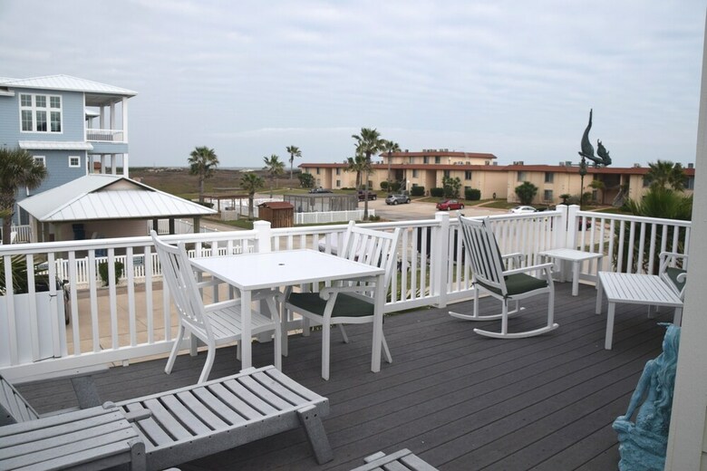 Banyan Beach House - Three Bedroom House