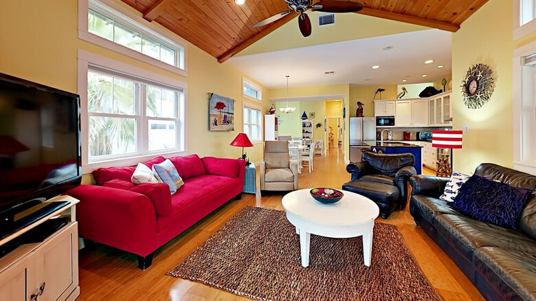 Banyan Beach House - Three Bedroom House