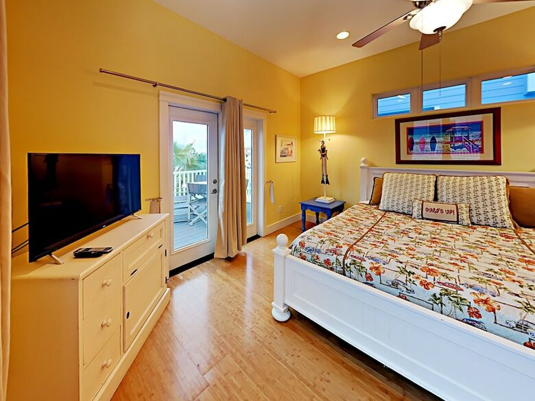 Banyan Beach House - Three Bedroom House