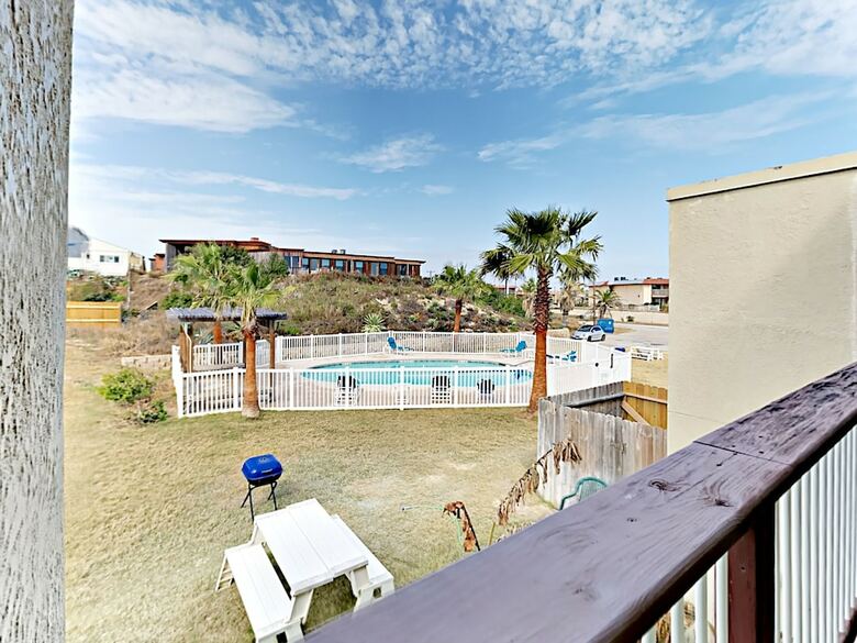 Nelray Shores - One Bedroom Condo