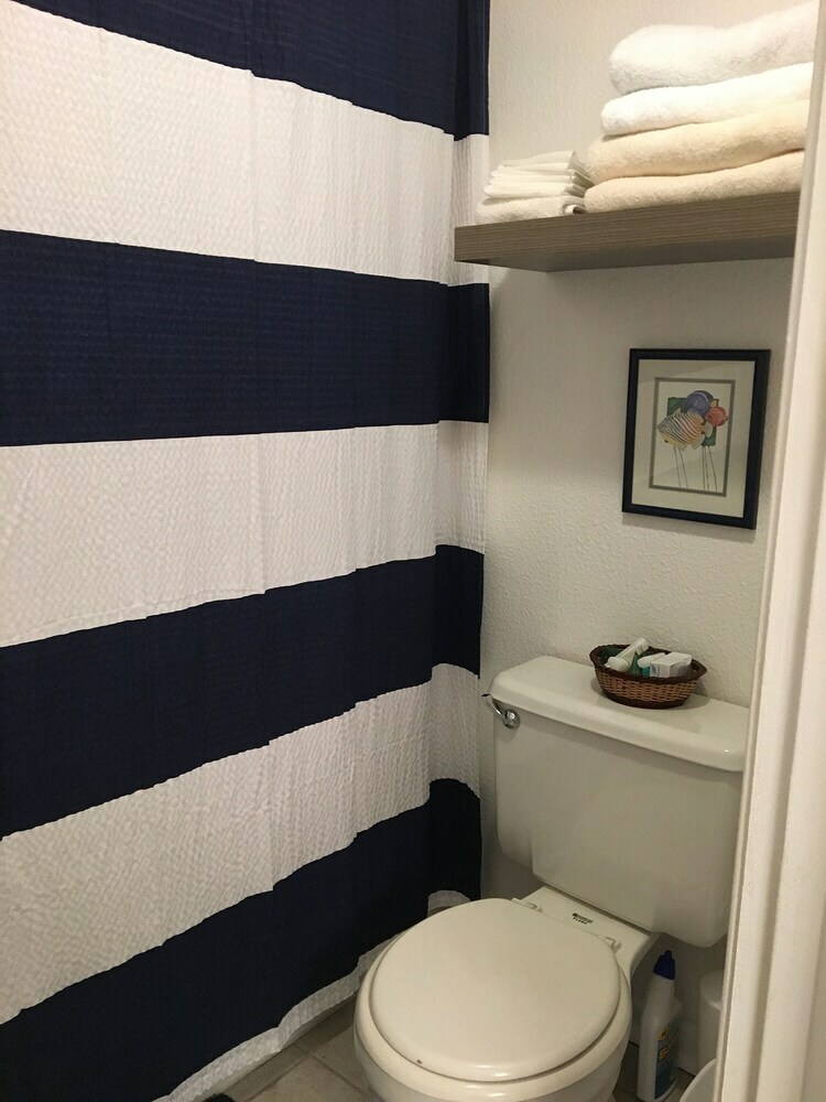 Nelray Shores - One Bedroom Condo