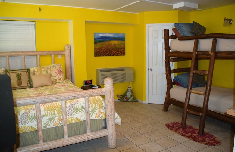 Pinkadot - Four Bedroom Home