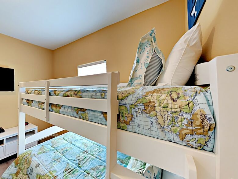 The Lemony Anemone - Three Bedroom Townhome