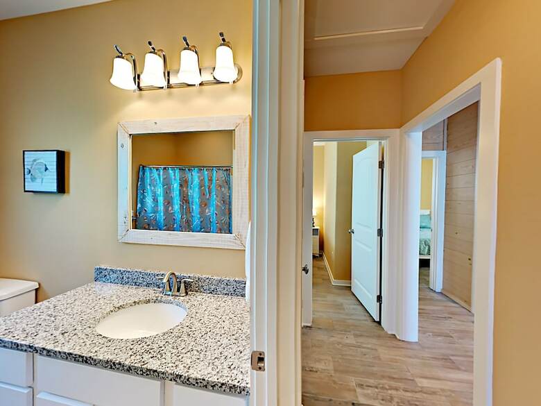 The Lemony Anemone - Three Bedroom Townhome