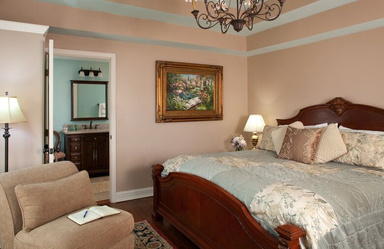 Bed & Breakfast Inn And Tavern At Meander