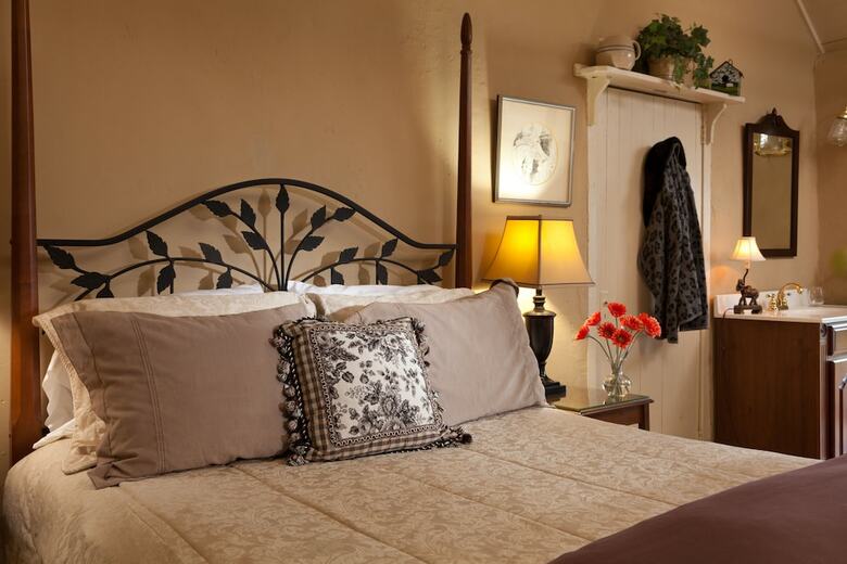Bed & Breakfast Inn And Tavern At Meander