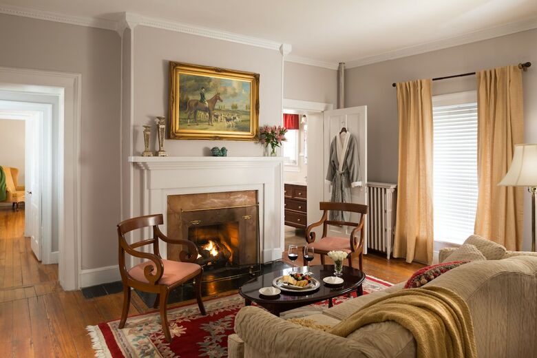 Bed & Breakfast Inn And Tavern At Meander