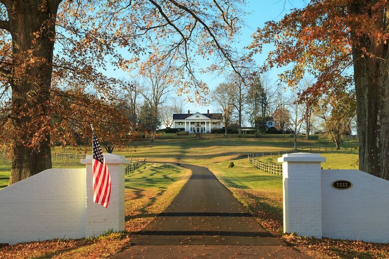 Bed & Breakfast Inn And Tavern At Meander