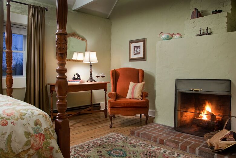 Bed & Breakfast Inn And Tavern At Meander
