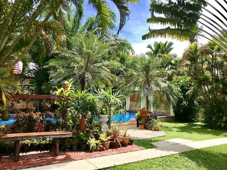 Hotel Falang Paradise