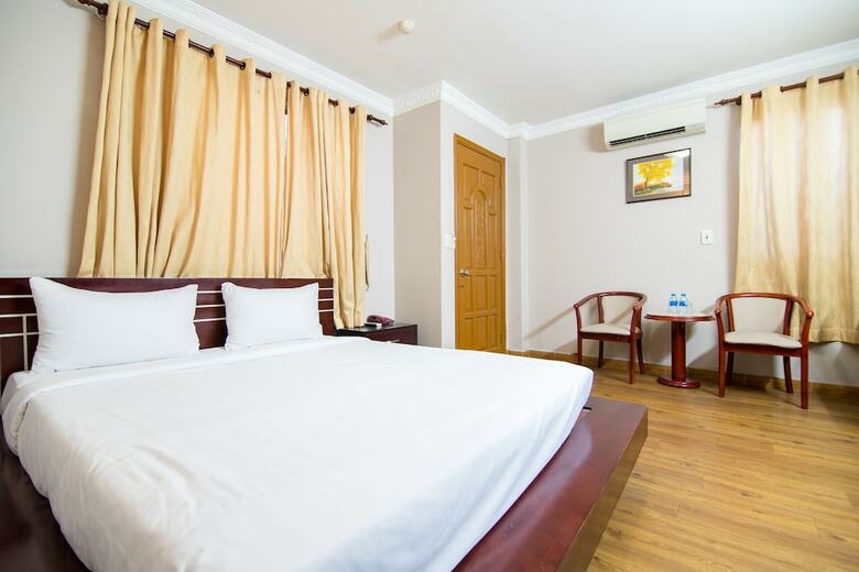 Quynh Giang Hotel