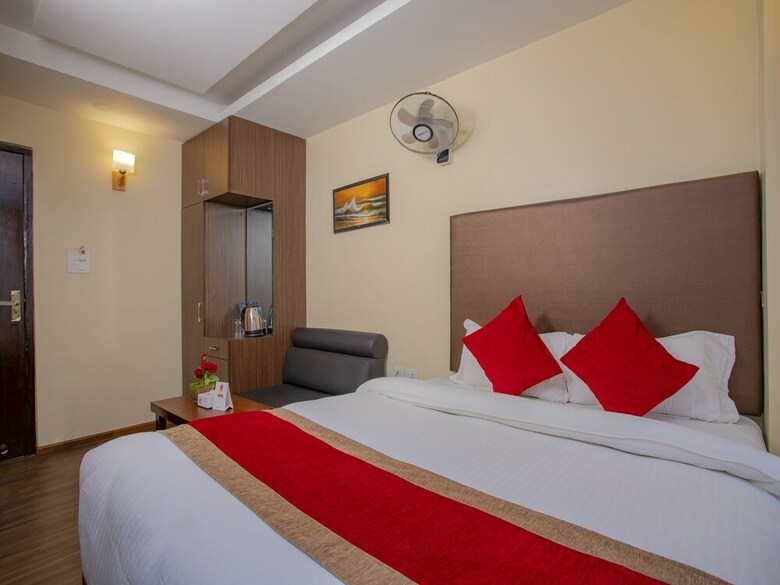 Oyo 172 Hotel Deepshree