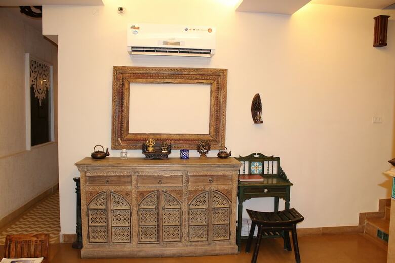 Hotel Yog Niketan By Sanskriti